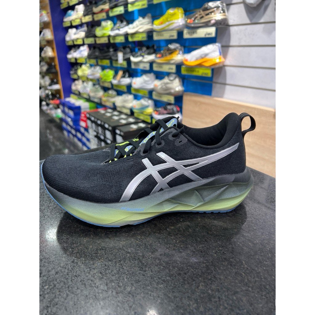 NOVABLAST 5 LUXE รองเท้าวิ่งจ๊อกกิ้ง ยืดหยุ่นสำหรับผู้ชาย 1011C031-001 Platinum Series