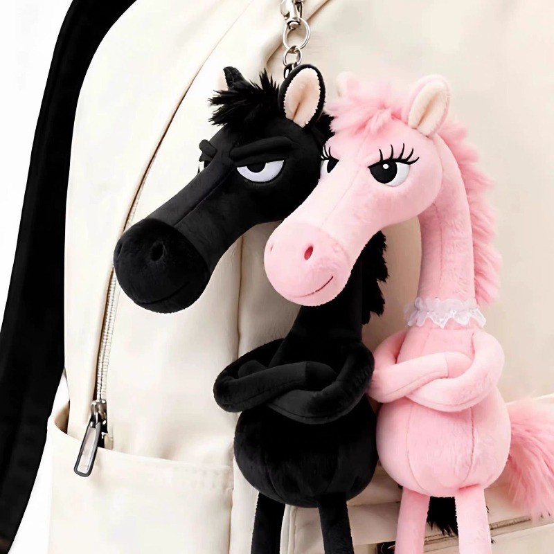 2026 Dark Horse Red Horse ม้าสีม่วงตุ๊กตาตุ๊กตาจี้ของขวัญสําหรับครอบครัวและเพื่อน