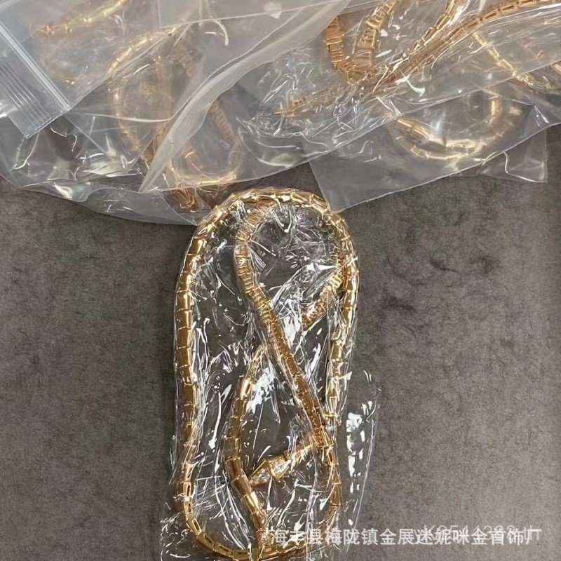 สร้อยคอมัลติชาร์ม เพชรชุบทองโรสโกลด์ ออกแบบเฉพาะจากโรงงานระดับไฮเอนด์ KXD9