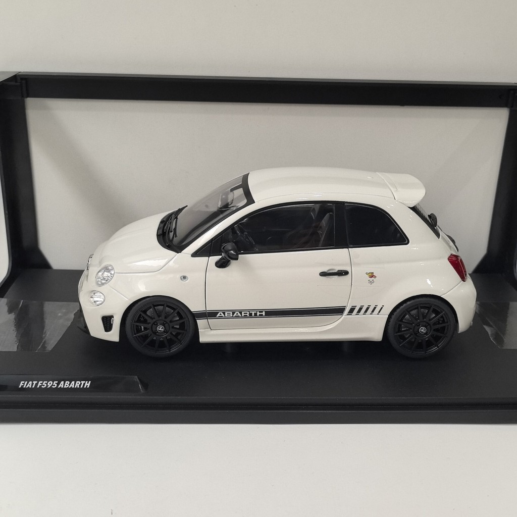 SOLIDO 1/18 FIAT F595 ABARTH FIAT Abass รถรุ่นโลหะผสมเปิดซ้ายขวาประตูล้อหน้าพวงมาลัยวัตถุจริงยิงไม่ค
