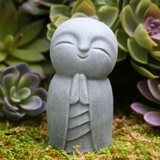 รูปปั้น Jizo พระ Jizo น้อยที่สมบูรณ์แบบสําหรับบ้านของคุณหรือตกแต่งสวนกลางแจ้ง
