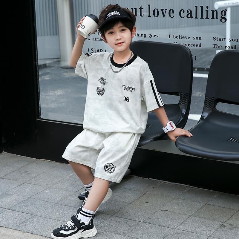 ชุดวอร์มเด็กชาย เสื้อแขนสั้น และกางเกงขาสั้น เนื้อผ้าระบายอากาศได้ดี เย็นสบาย ไอเทมสุดชิคสไตล์เกาหลีสำหรับหน้าร้อน - รูปที่ 3
