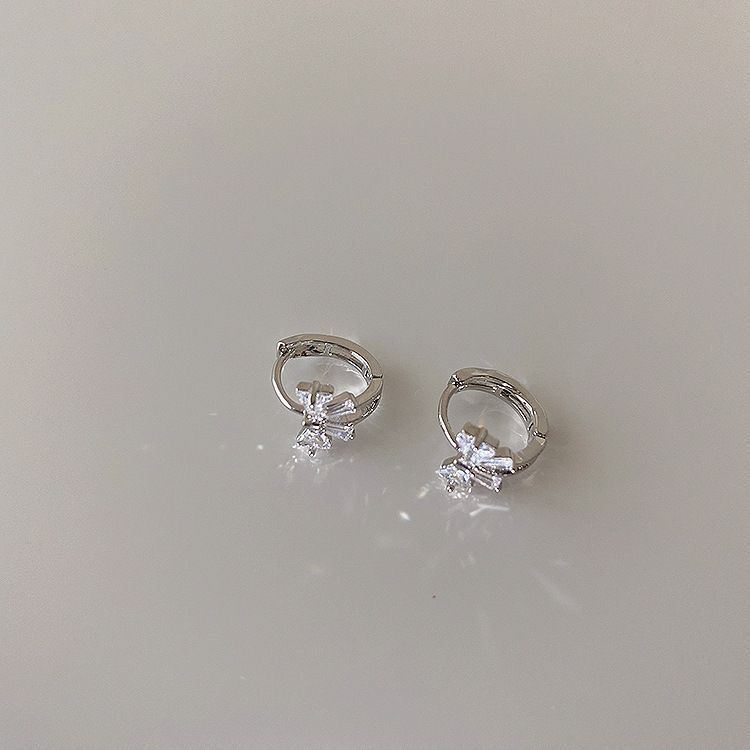 Df [แฟลชเพชรออกแบบ] ส999เงินบริสุทธิ์เพทายขนาดเล็กเพชรผีเสื้อหูหัวเข็มขัดต่างหูหญิงที่เรียบง่ายเข็มเ