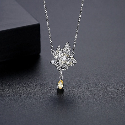 สร้อยคอจี้ผีเสื้อหรูหราแฟชั่นพร้อมลูกบาศก์สีเหลืองเซอร์โคเนีย, เครื่องประดับสร้อยคอผู้หญิงหรูหราประก