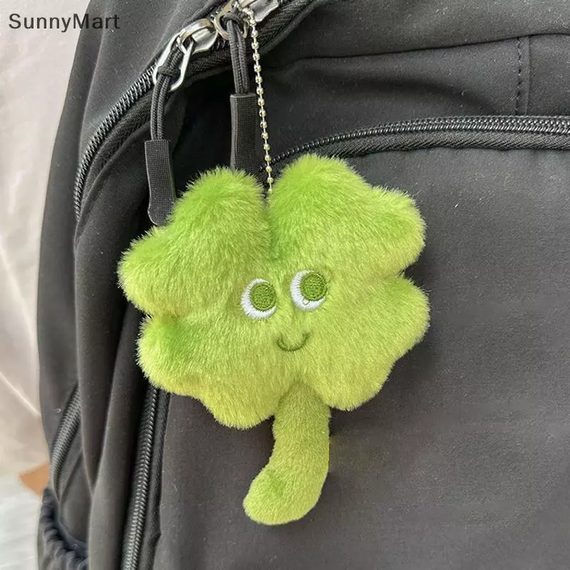 แฟชั่นตุ๊กตาโชคดีหญ้าพวงกุญแจการ์ตูนสี่ใบโคลเวอร์พวงกุญแจจี้ประณีตกระเป๋าเป้สะพายหลังอุปกรณ์ตกแต่งของขวัญ