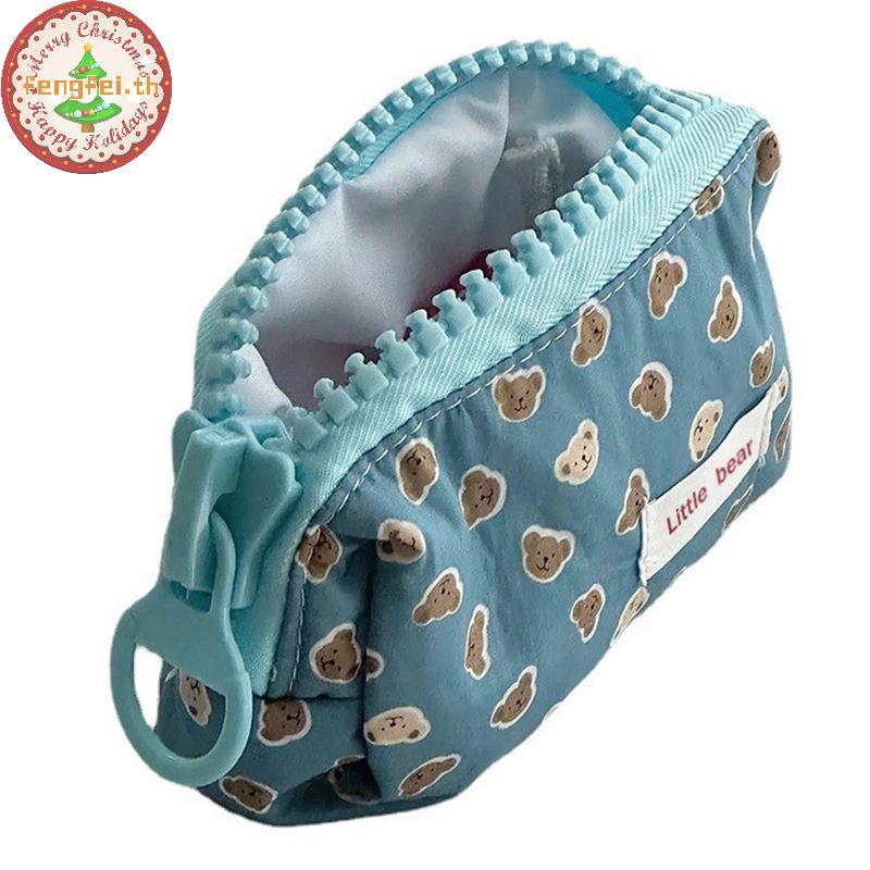 FENGFEI การ์ตูนหมีกระเป๋าเก็บเครื่องสําอางผู้หญิงฤดูหนาวแต่งหน้าซิปใหญ่กระเป๋าเครื่องเขียนกล่องดินสอ 2024 ของขวัญ TH - รูปที่ 2