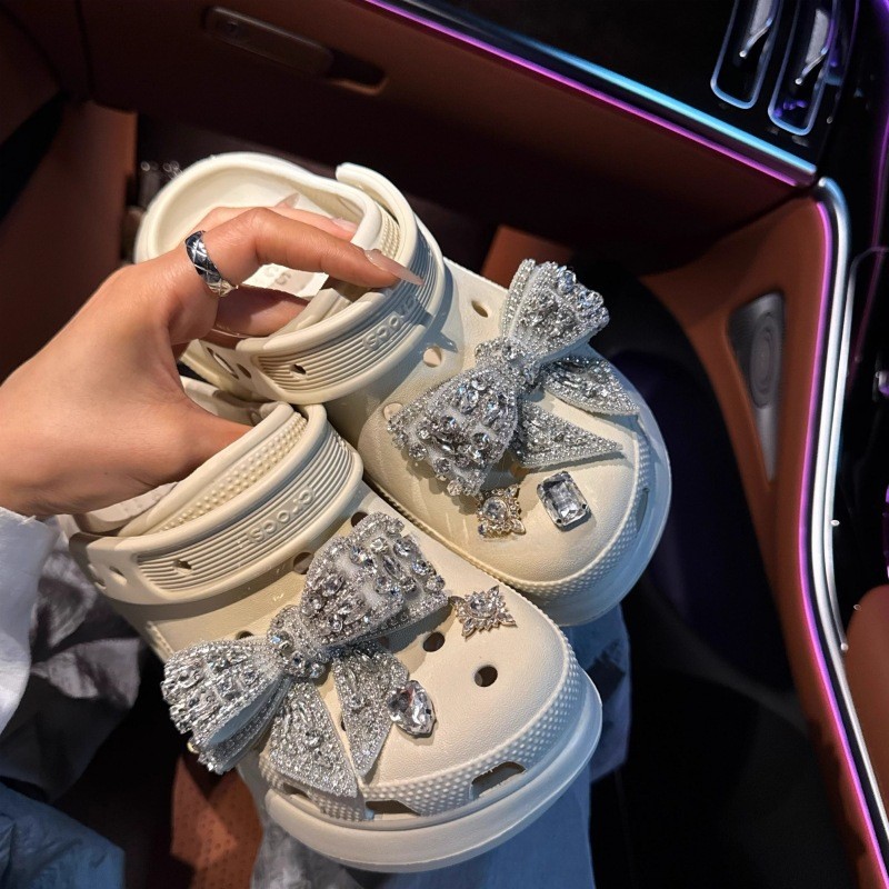 ✨จิ๊บบิทคริสตัลโลหะดำ จิ๊บบิทแฟชั่นหรู ติดCrocsได้ แบบถอดเปลี่ยน DIY EETR