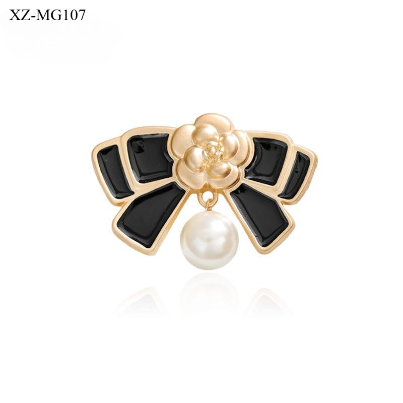 เข็มกลัดที่เข้ากันทั้งหมดสไตล์น้ำหอมระดับไฮเอนด์การออกแบบยุคกลางเสื้อชั้นในดอกคามิเลียไข่มุกสไตล์เรียบง่าย