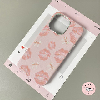 เคสไอโฟน13 การ์ตูนริมฝีปากแดงโบว์โบว์เลนส์โลหะ สำหรับ IPhone 11 15 16 17 13 14 12 Pro Max Air XS Max 15 8 7 16 Plus XR X