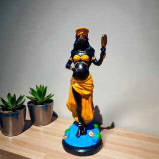 Imagem de Oxum 23cm em Resina Orixá da Fertilidade, Amor e Prosperidade Miniatura Decorativa Umbanda e Candomblé