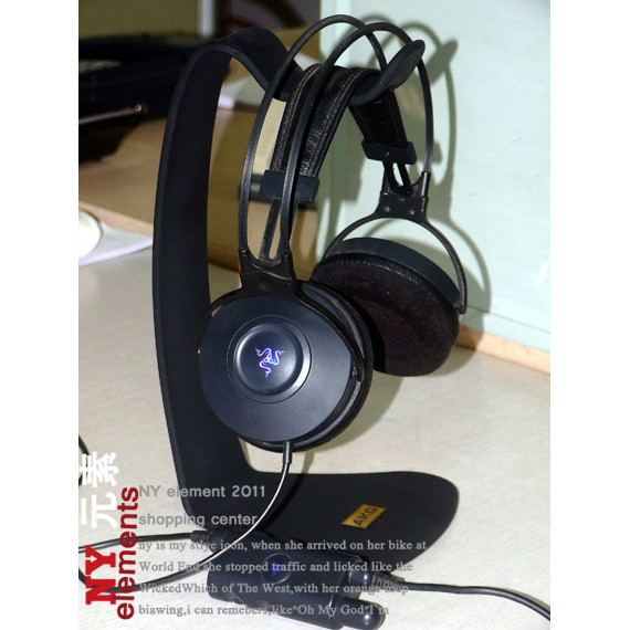 ที่ใส่หูฟัง AKG สไตล์ใหม่ของแท้ดั้งเดิม Frosted Texture Overwatch ที่แขวนหูฟัง