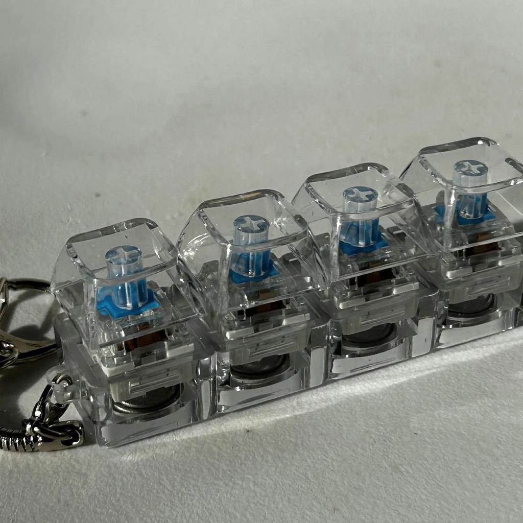 คีย์บอร์ด Clicker Fidget 4 คีย์ปุ่ม Fidget พวงกุญแจ Keycap Gadget ความเครียดบรรเทา Clicker ของเล่น q