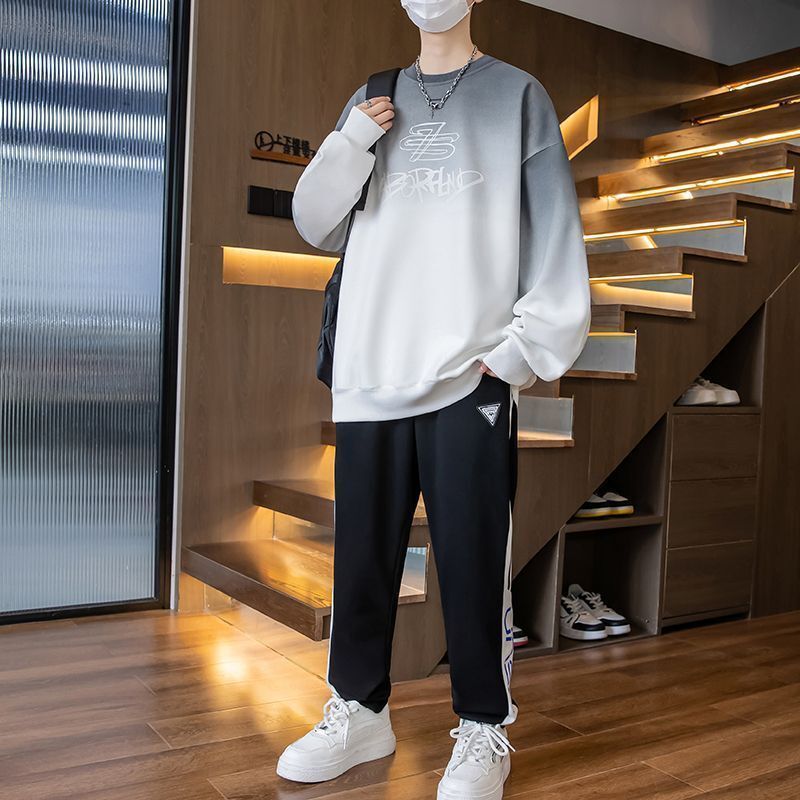 2025 สไตล์ใหม่ Bottoming รอบคอเสื้อกันหนาว Boy Junior High School นักเรียนแขนยาววัยรุ่นหล่อ Big Kid 