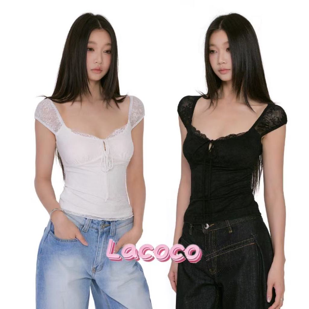 Lacoco🍓คลังสินค้าพร้อม🍓เสื้อยืดคอเหลี่ยมผูกโบว์โปร่งสีดำ/ขาว ทรงเข้ารูป เสื้อครอปขอบลูกไม้สำหรับผู้หญิงสำหรับหน้าร้อน