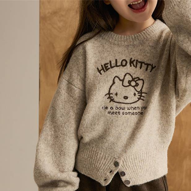 เสื้อกันหนาวHelloKittyสไตล์สาวอบอุ่นสำหรับฤดูใบไม้ร่วงปี2025