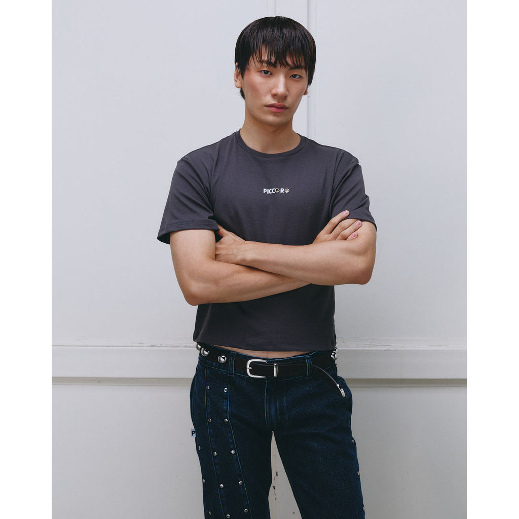 Piccoro - Eyelet Logo Tee เสื้อยืดโลโก้แบรนด์ตอกห่วง