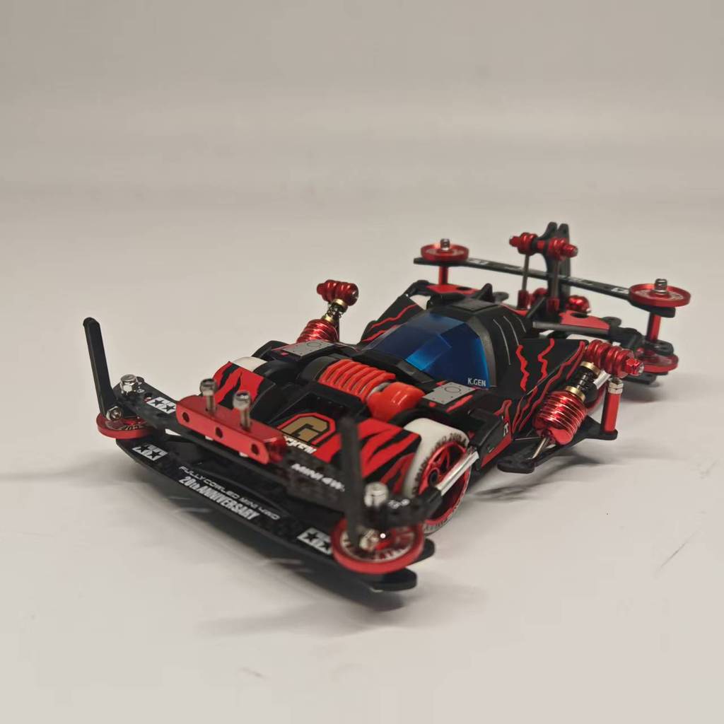 Tamiya ขับเคลื่อนสี่ล้อ Brothers ขับเคลื่อนสี่ล้อ 19452 ประกอบผลิตภัณฑ์สําเร็จรูปดัดแปลงสีแดงสีดํา B