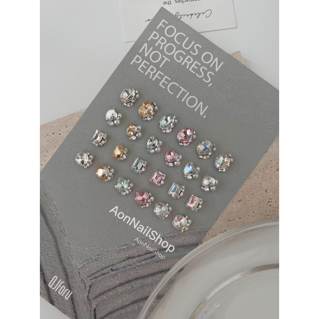 AONAIL [Pile Diamond] แต่งเล็บ K9 ผลิตภัณฑ์สําเร็จรูป Pile Diamond Super กระพริบ Pigeon Egg Fat Squa