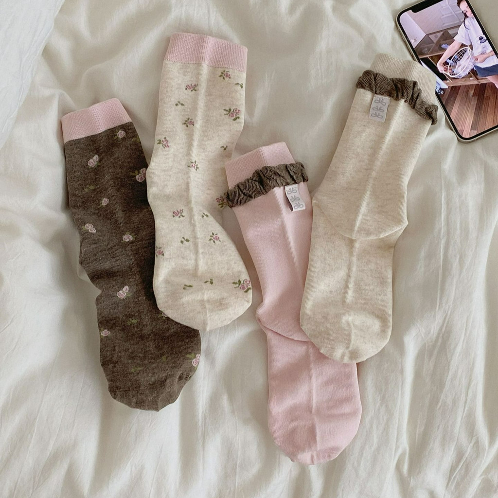 ถุงเท้าต้นฉบับใหม่ แบบไม่มีกระดูก ลวดลายดอกไม้เล็กๆ พื้นมีฟองอากาศ วัสดุคุณภาพดี ทรงสั้น - รูปที่ 4