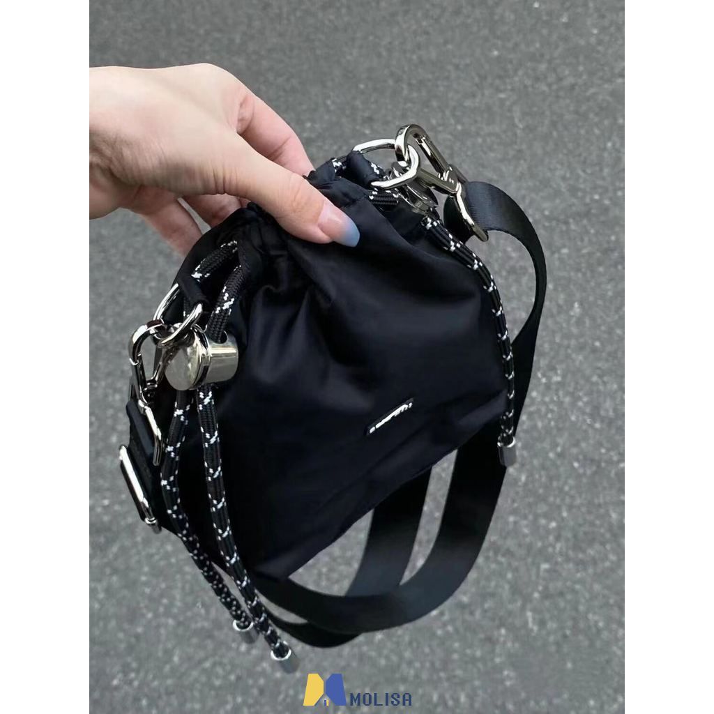 กระเป๋าสะพายไหล่ไนลอนสุดหรู กระเป๋าสะพายใบเล็กพร้อมเชือกผูกแบบโซ่ รุ่นยอดนิยม MOLISA