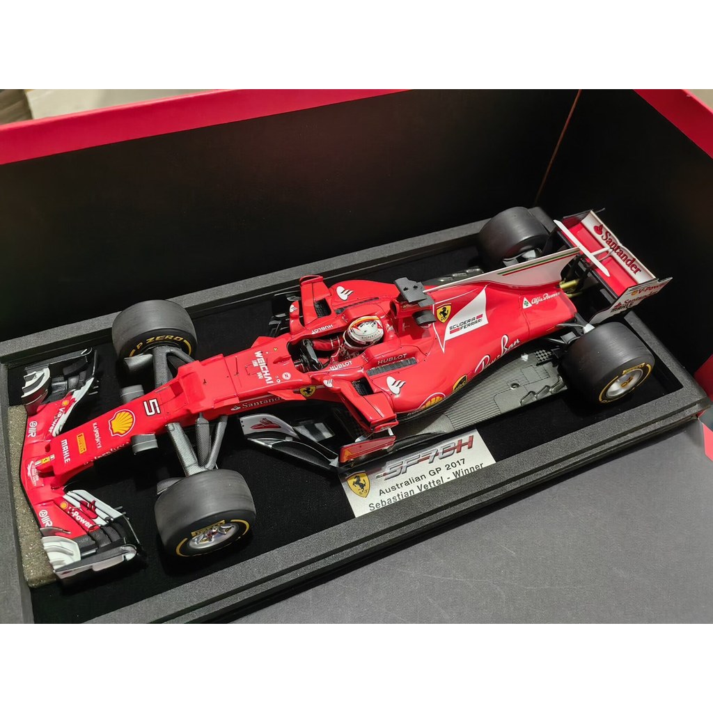 Looksmart 1: 18 Ferrari SF70H โมเดลรถเรซิ่น ฤดูกาลเกม 2017 F1 รถแชมป์ไทเทลสถานีออสเตรเลีย, ขายไม่คืน
