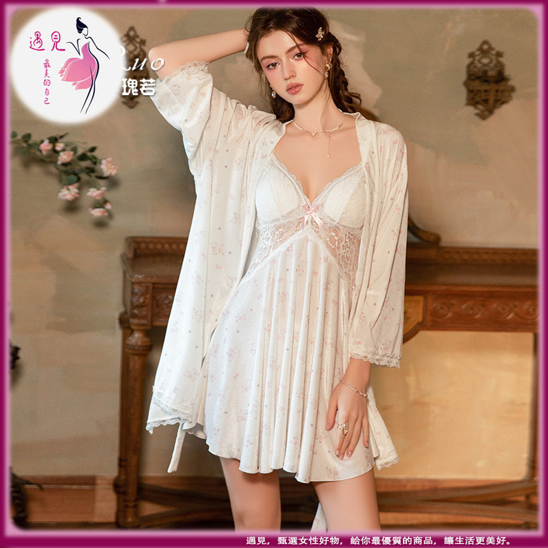Guiruo กํามะหยี่พิมพ์เซ็กซี่ดูผ่านลูกไม้พร้อมแผ่นหน้าอกรวบรวมสลิง Nightdress Robe Homewear สูท 6681