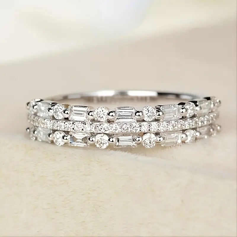 Elegant ประณีต Super กระพริบหลายชั้น Micro-Inlaid แหวนเพทายหญิงสามชั้นบางวงกลมออกแบบเส้น Multi-Layer Differ