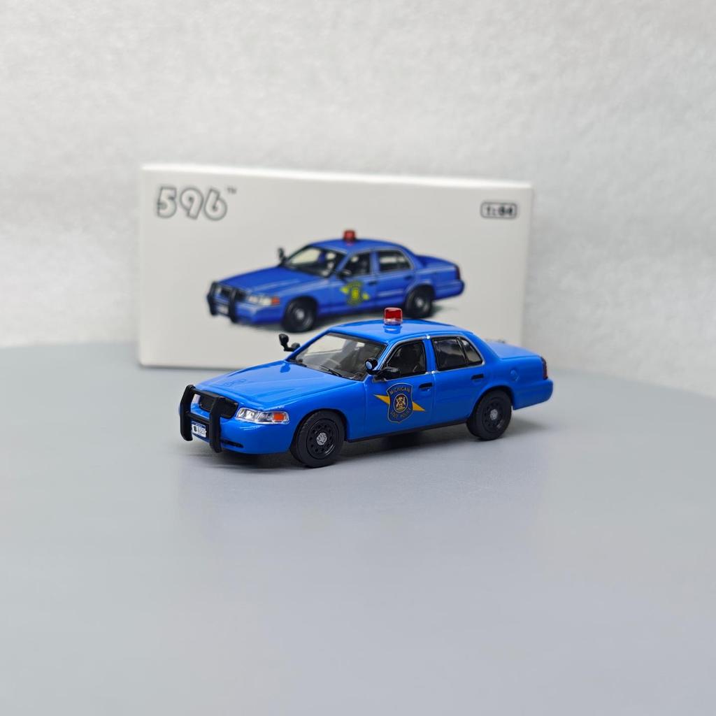 [คลังสินค้าพร้อม] 596 1: 64 Ford Crown Victoria-Michigan State Police Station 596-107