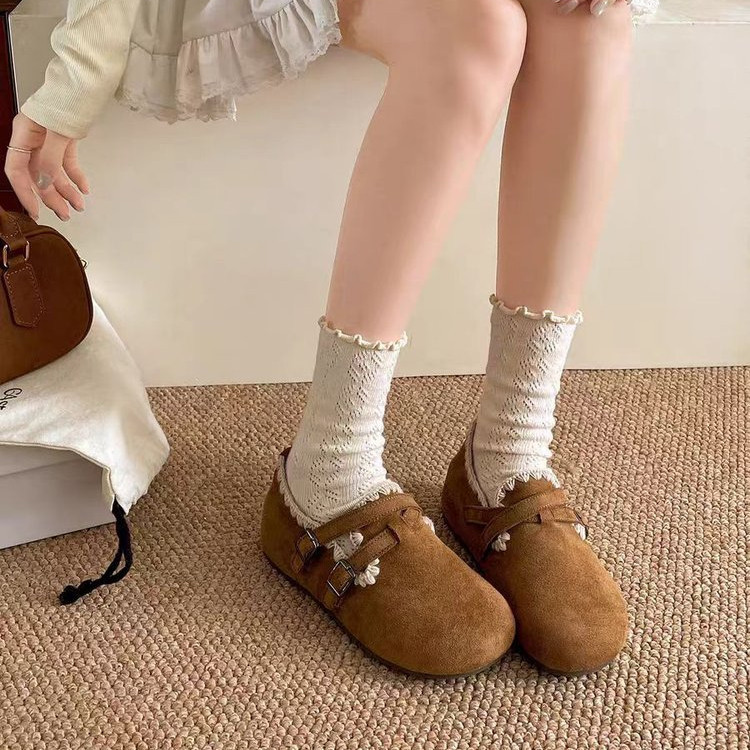รองเท้าแบนสไตล์เกาหลี หนังนิ่มสำหรับฤดูใบไม้ร่วงและฤดูหนาว ใส่สบายและกันลื่นเวลาอยู่กลางแจ้ง