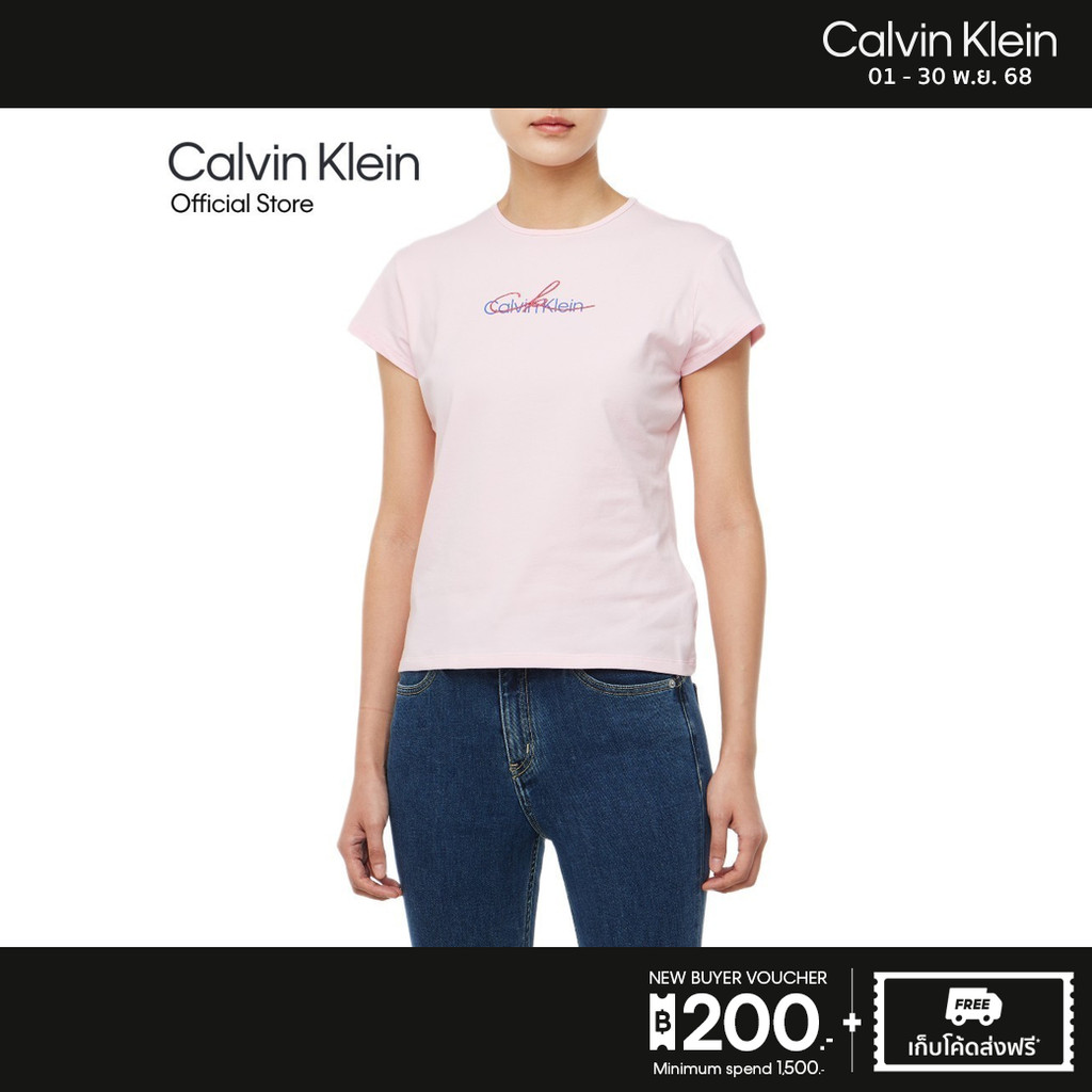 CALVIN KLEIN เสื้อยืดคอกลมแขนสั้นผู้หญิง Script Logo ทรง Slim รุ่น 47B828G 7UD - สีชมพู