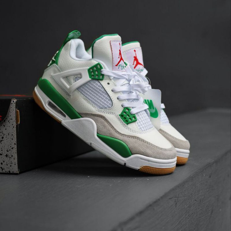 Jordan 4 SB Pine Green สุดยอด