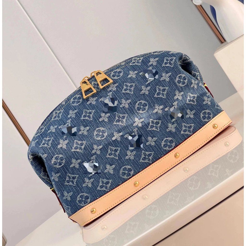PochetteCosm é tique แต่งหน้าวันส่งท้ายปีเก่าขายร้อน Travel Companion LV Denim แต่งหน้าสุภาพสตรี Han