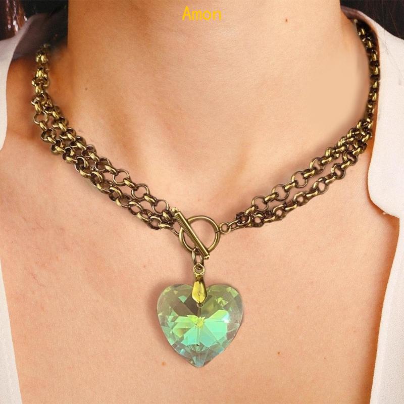 สร้อยคอ Amon Elegant Heart มีผลการเปล่งแสงเขียวสวยงาม