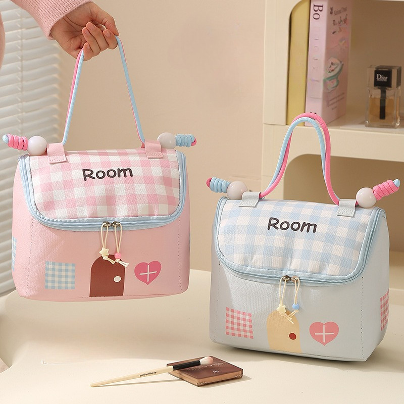 กระเป๋าเครื่องสำอางพกพาสำหรับผู้หญิง  ความจุขนาดใหญ่ ดีไซน์การ์ตูน กระเป๋ากันน้ำ พร้อมส่งจากไทย