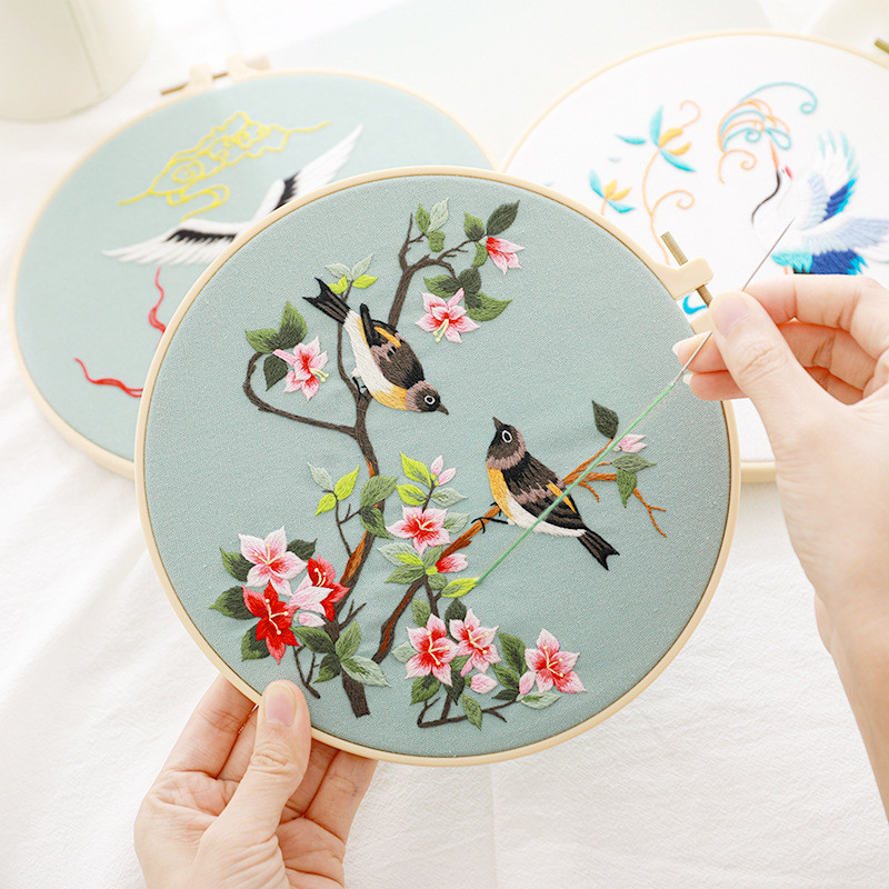 แพ็คเกจวัสดุปักมือ diy รูปแบบใหม่ดั้งเดิมปีกนกดอกไม้สไตล์จีนบินคู่ Qingluan Phoenix Maple Leaf