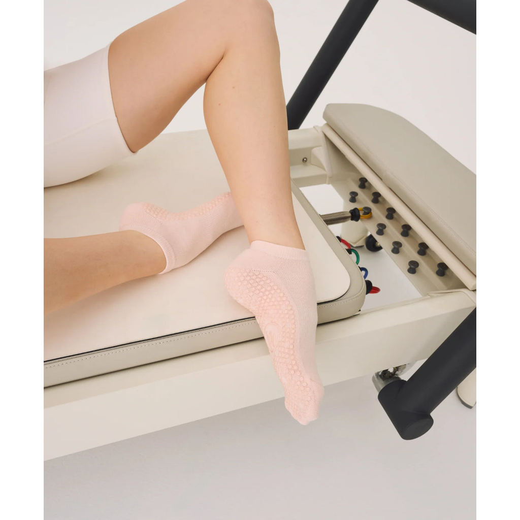 MoveActive Pilates Non Slip Grip Socks - Soft Pink - Move Active Socks - Yoga Barre Pilates Grip Soc