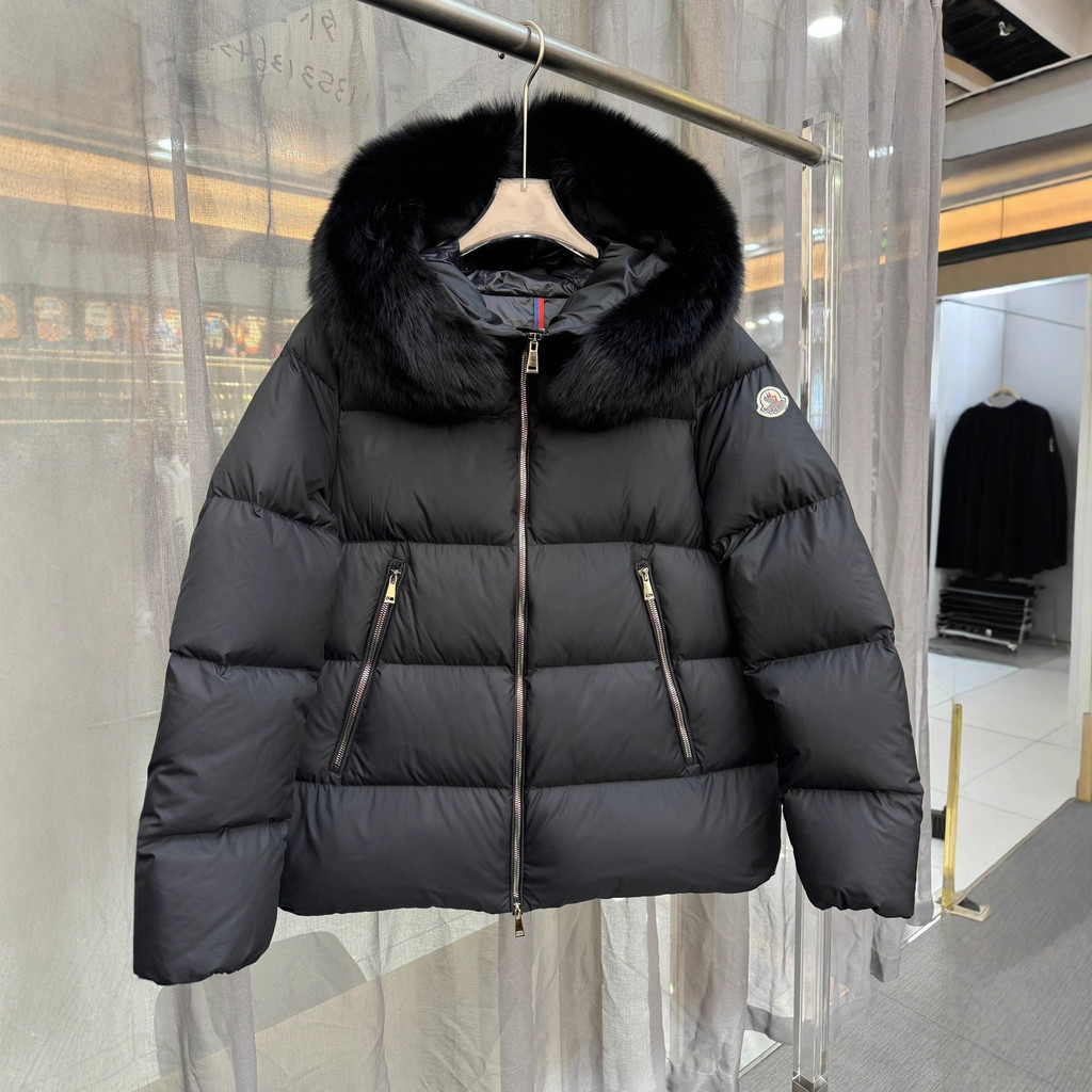 1: 1 Original Label Real Shot, Poison House NFC Chip M House สุภาพสตรี A-Line รุ่น Big Fur Collar กา