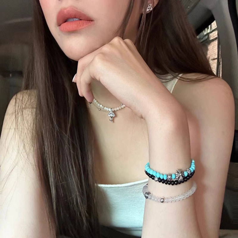 coquette bracelet สร้อยข้อมือ ลูกปัดไฮเอนด์สำหรับผู้หญิง Niche Cross