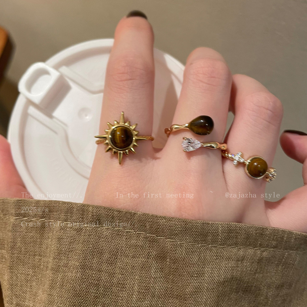 Golden Sunflower Tiger Eye แหวนหญิงหรูหรา Niche High-End Index Finger แหวน Merad Stacked Retro แหวน