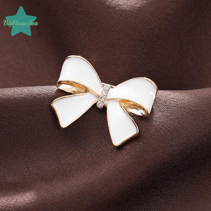 เข็มกลัดสีดำลูกปัดกุทัณฑ์เงางามขนาดเล็กสำหรับไว้ทุกข์