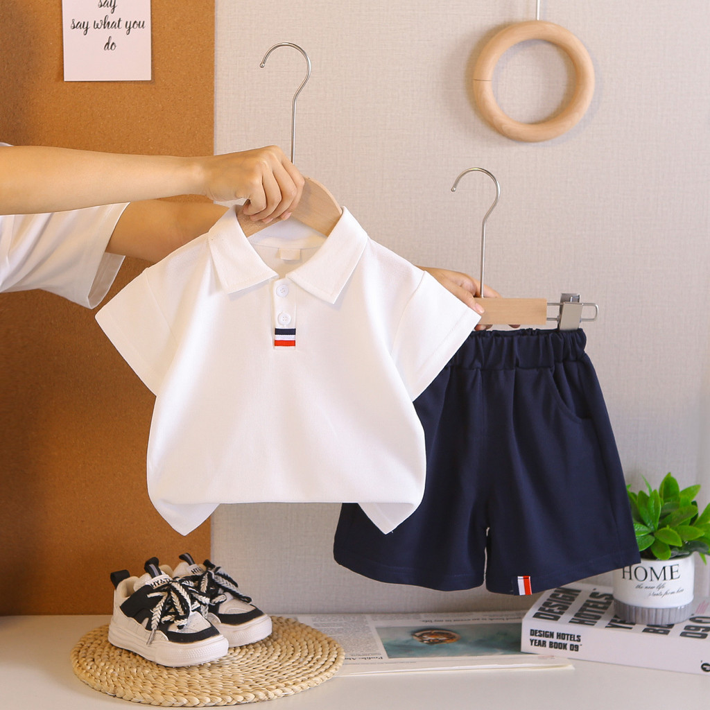 ชุดลำลองเด็ก ฤดูร้อน เสื้อโปโลพิมพ์ลายสามบาร์พร้อมกางเกงขาสั้น