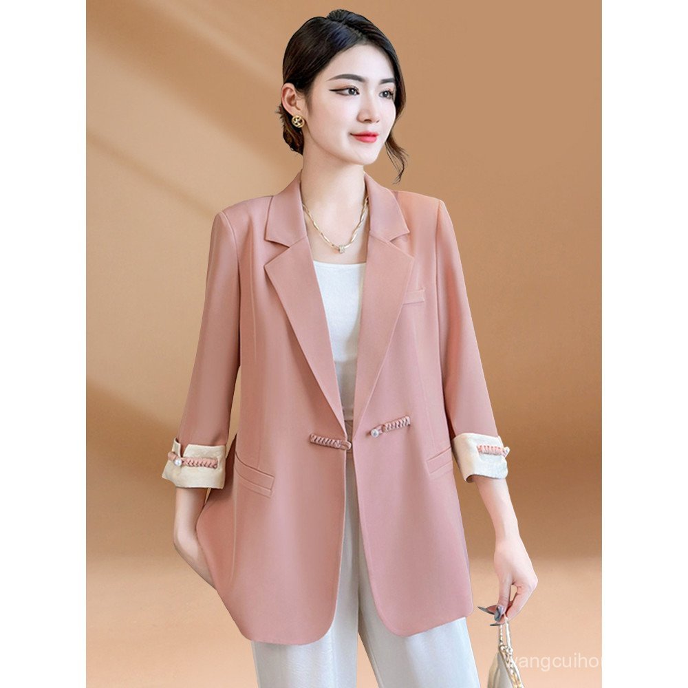 ชุดสูทผู้หญิงสไตล์จีน ดีไซน์สบายสำหรับฤดูร้อน พร้อมสร้อยคล้องคอมากสไตล์ RUQ3