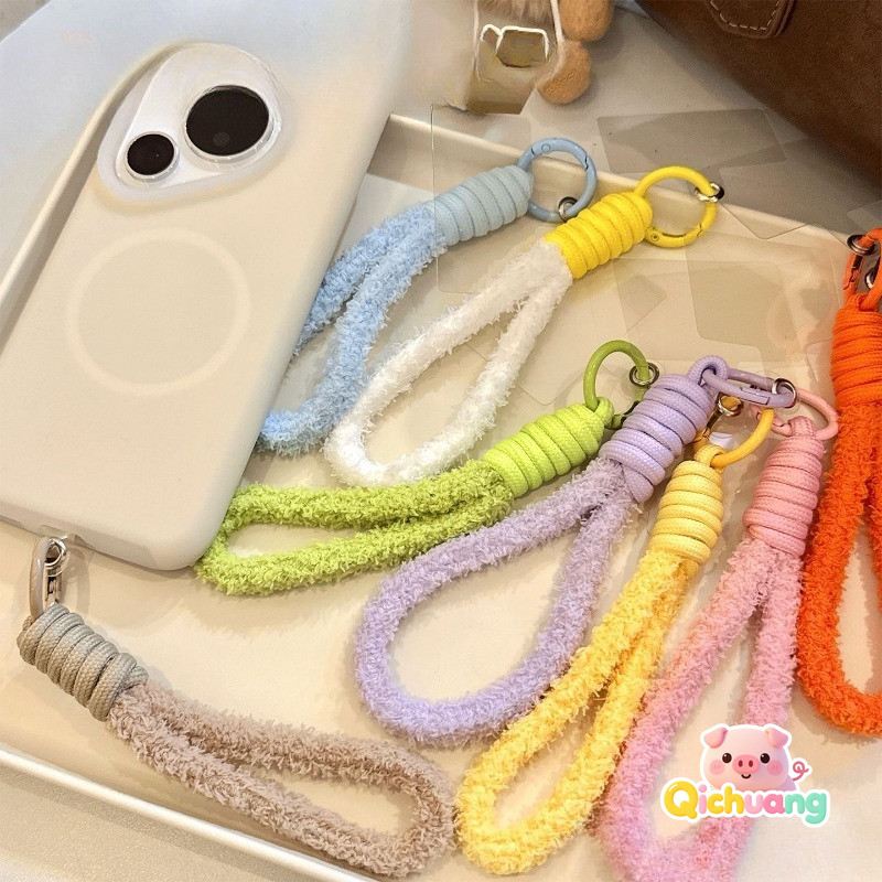 Soft Fluffy Plush มือถือสั้น Lanyard T-Card น่ารักการ์ตูนฤดูหนาวแบบพกพาเชือกโทรศัพท์ Anti-Slip สําหรับโทรศัพท์ทนทานสายสั้นแฟชั่น Multicolor ทุกวันอุปกรณ์ตกแต่ง