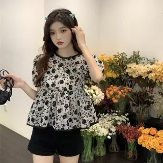 Chili Koko เสื้อเบลาส์แขนพองพิมพ์ลายดอกไม้สไตล์ฝรั่งเศสสำหรับผู้หญิง ผูกด้านหลัง เสื้อแขนสั้นสไตล์เรโทร W682