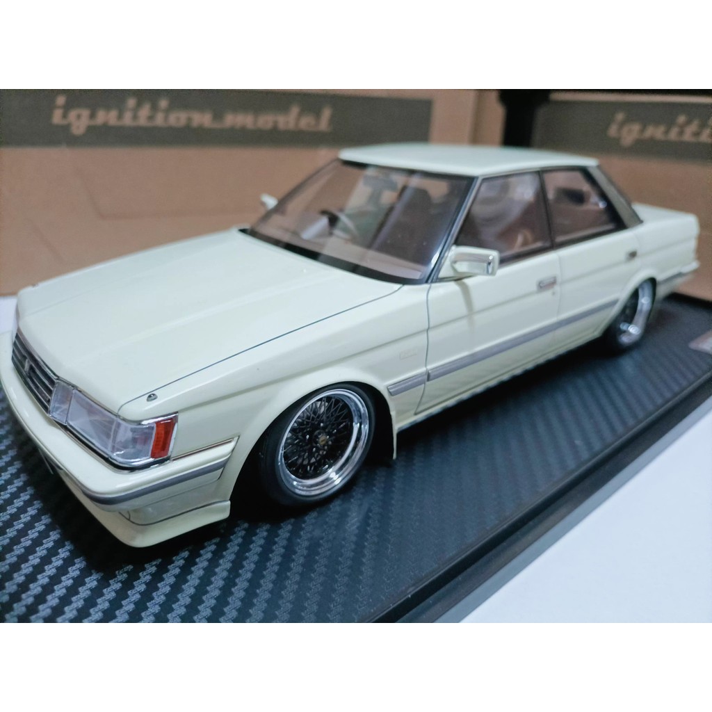 IG 1 18 รถ Toyota Grande รุ่น Mark II Grande GX71 ล้อเงิน