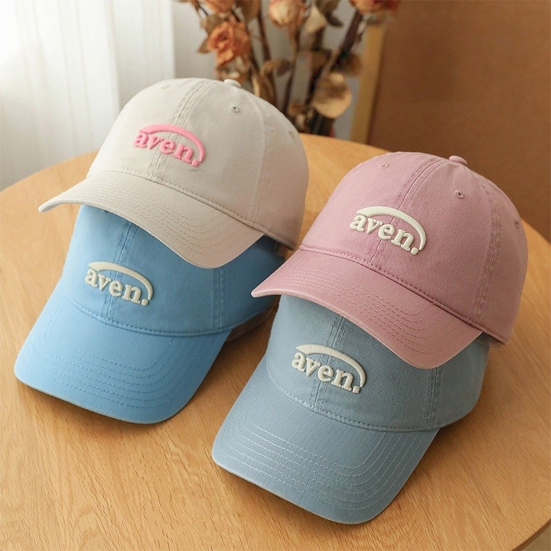 Hotcap จัดส่ง 💕หมวกเบสบอลปักตัวอักษรสไตล์เกาหลี ใช้งานได้หลากหลายและทำให้ใบหน้าของคุณดูเล็กลง