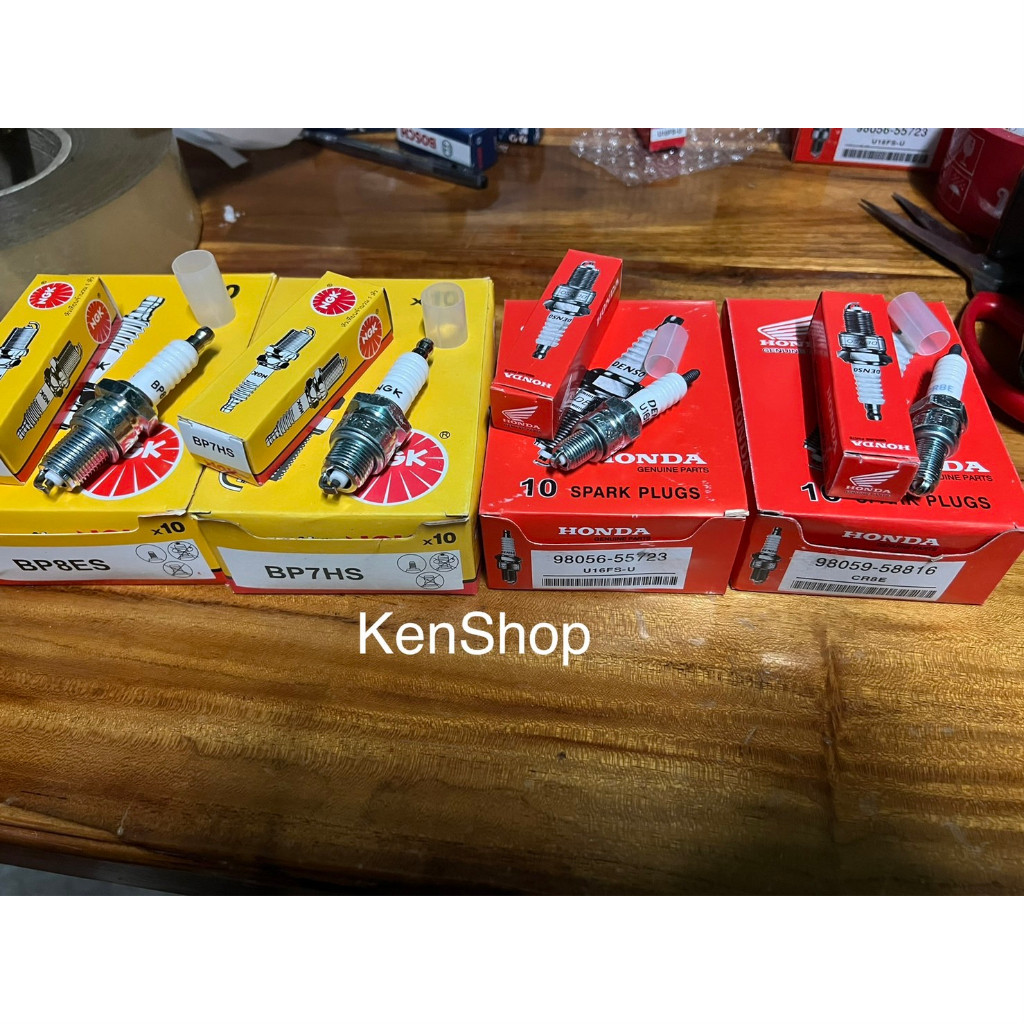 หัวเทียนรถมอเตอร์ไซค์ สำหรับเครื่องยนต์ 2 และ 4 จังหวะ Honda NGK u16 cr8e bp7hs bp8es ราคาถูก (10หัว/กล่อง)