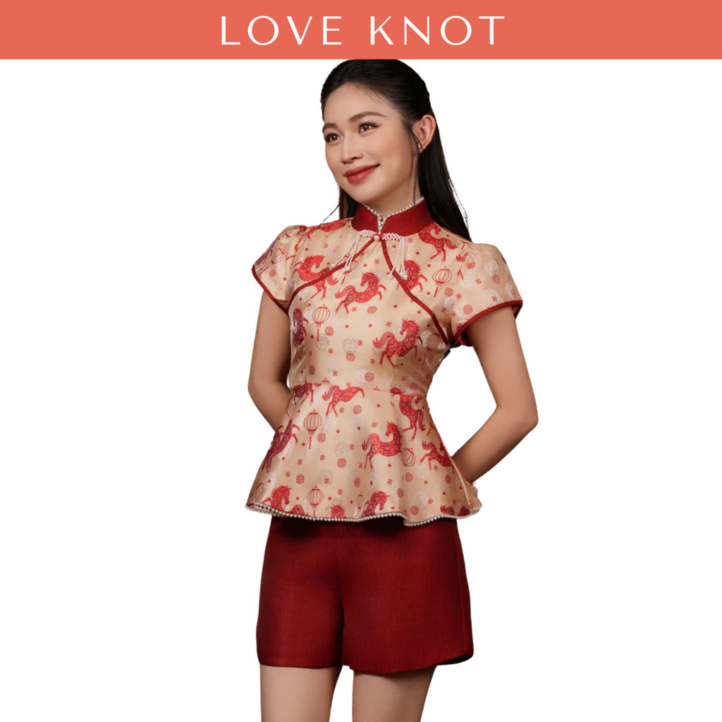 Yao Imperial Horse Jacquard Mandarin Collar เสื้อ Peplum Top (สีแดง)