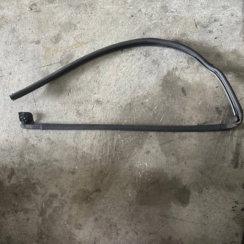 HONDA T5A JAZZ 2014-2017 ประตูด้านหลัง CENTER SUB SEAL/ ยาง LH/ RH ใช้แล้วจากญี่ปุ่น