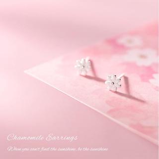 Chamomile Earrings ต่างหูเงินแท้ S925 [MERCELO]